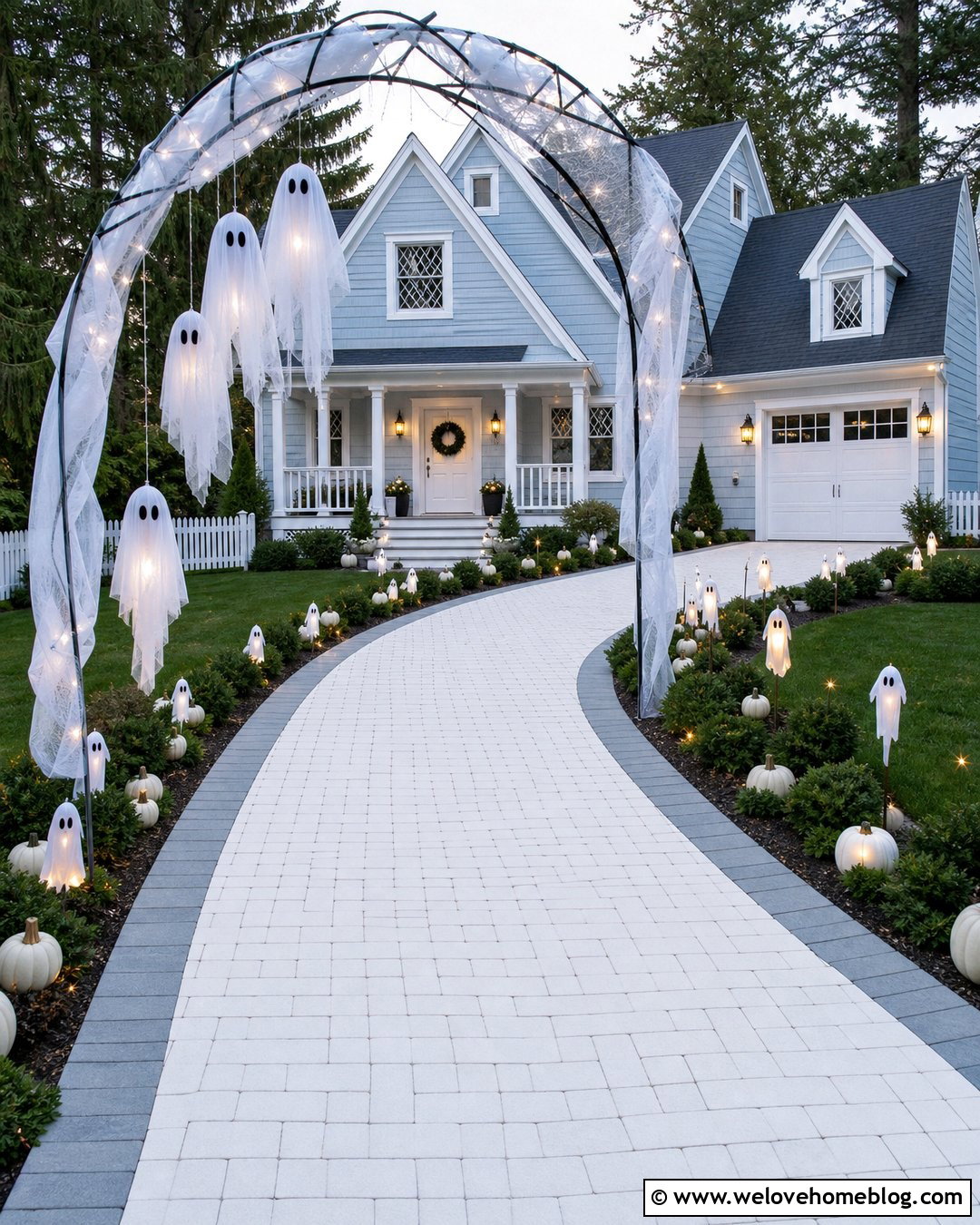 Halloween Driveway With a Ghost Arch - 35 Halloween Driveway Ideas