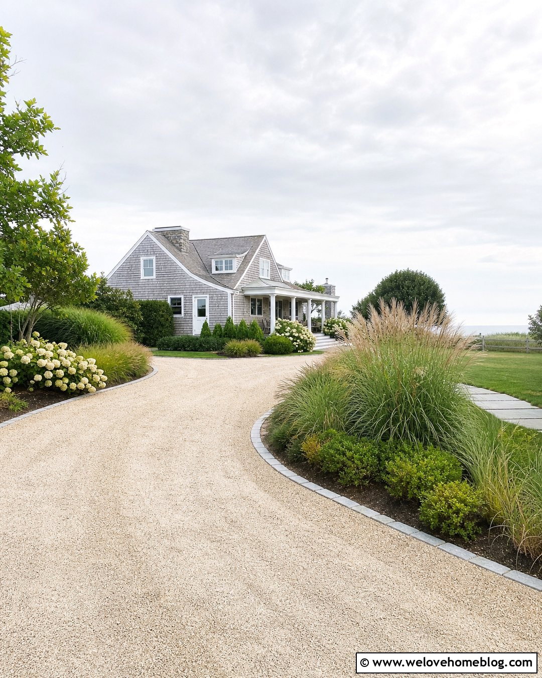 Hamptons Driveway With Beach Grass Landscaping - 25 hamptons driveway ideas