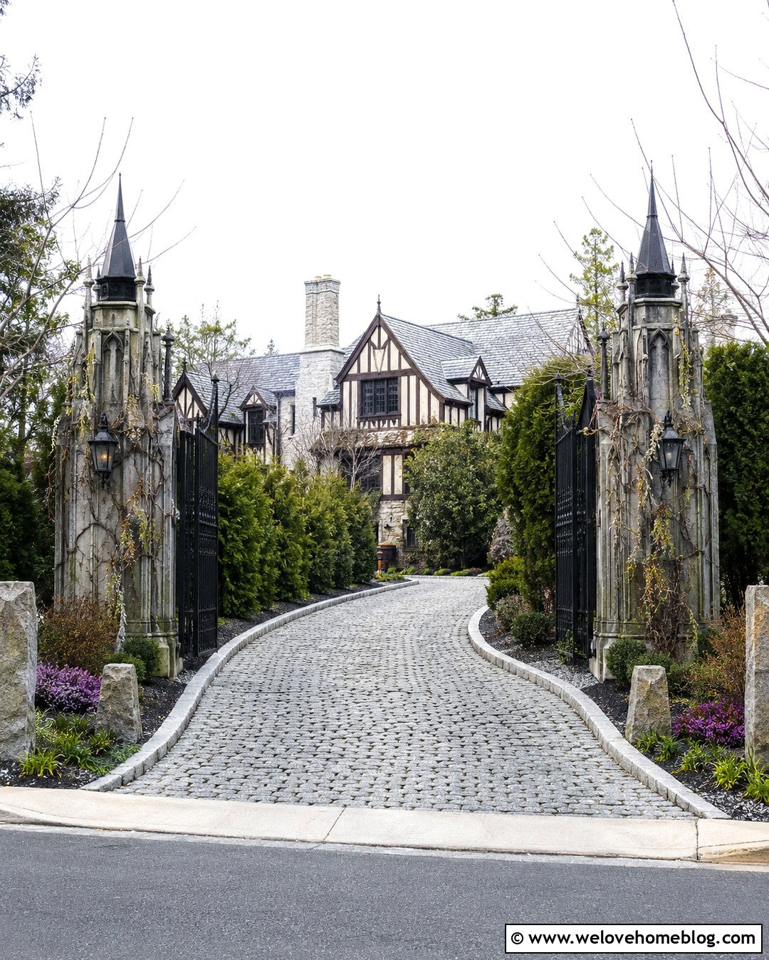 Haunted House Driveway With Gothic Gates - 20 Driveway Haunted House Ideas
