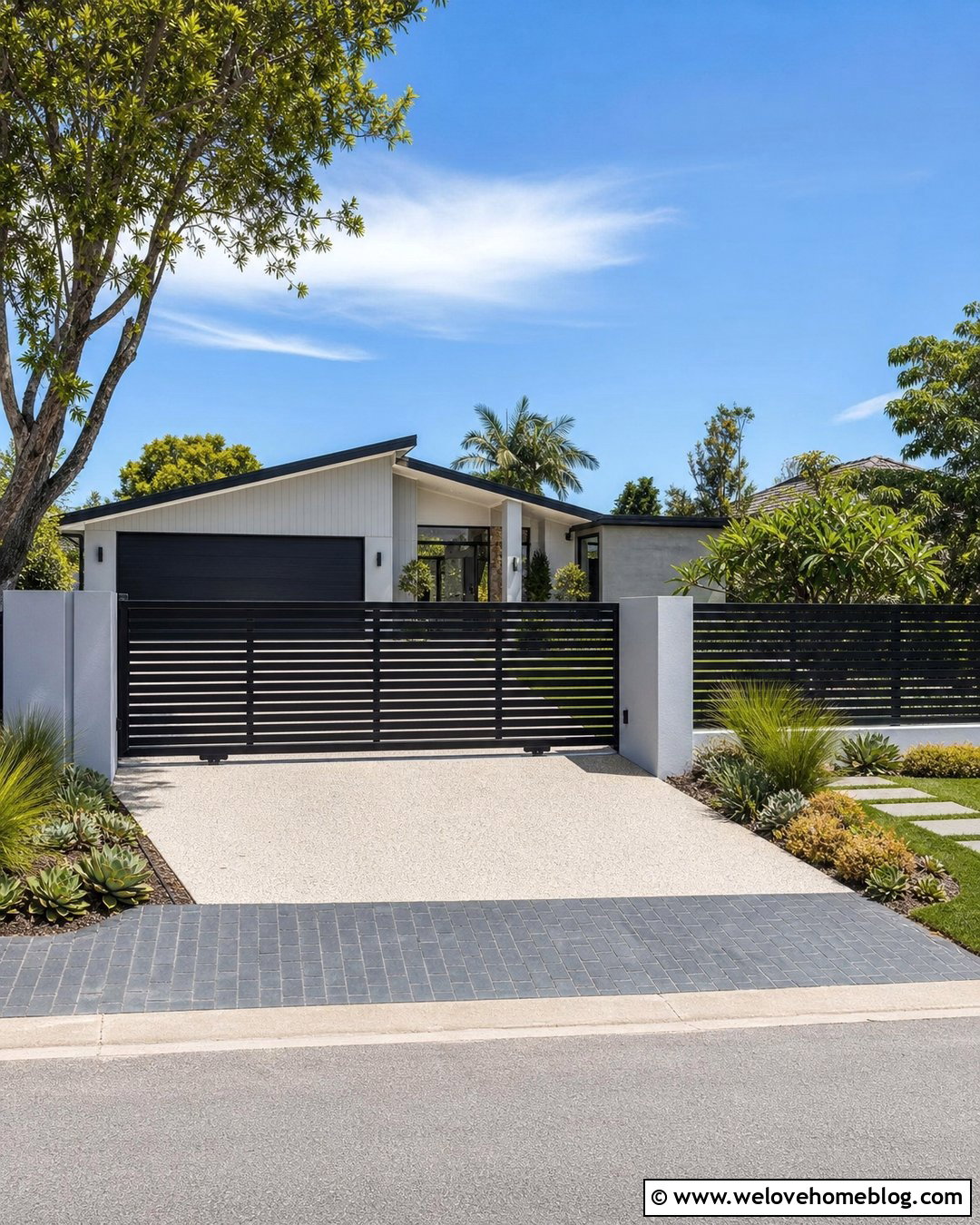 Horizontal Driveway Gate With Matching Fence - 20 horizontal driveway gate ideas