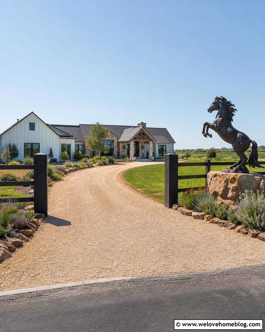 Horse Statues for Ranch Driveway - 20 Driveway Entrance Statues Ideas