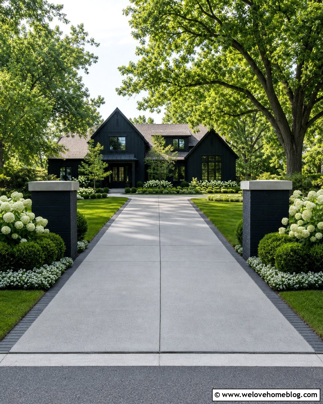 Hydrangea Driveway Entrance - 25 Home Driveway Entrance Ideas
