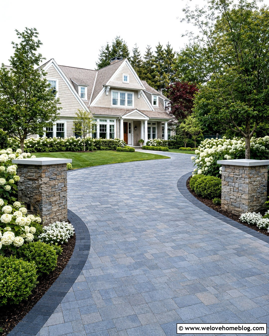 20 Elegant Driveway Entrance Ideas for Timeless Curb Appeal