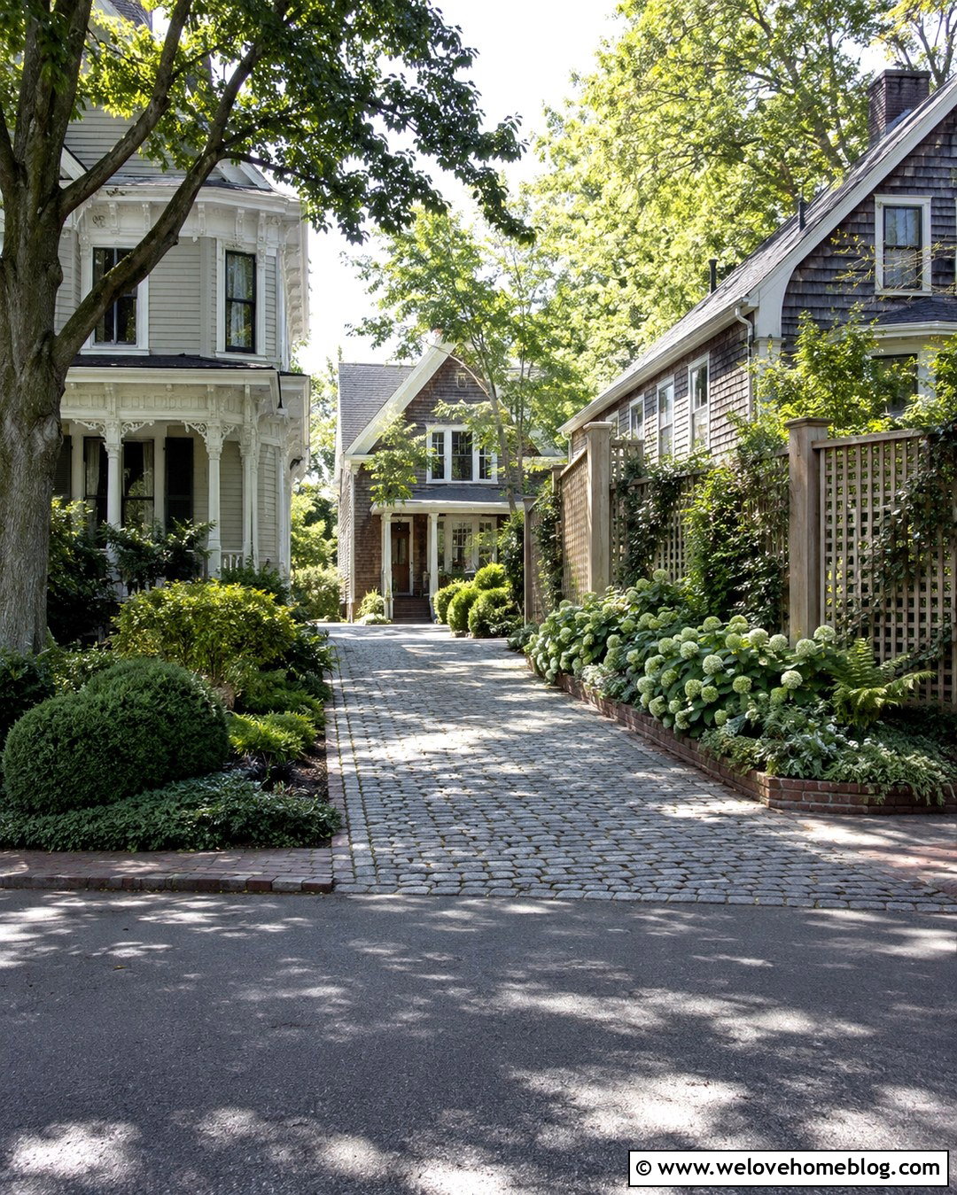 Lattice Shared Driveway Privacy Fence - 20 Shared Driveway Divider Fence Ideas