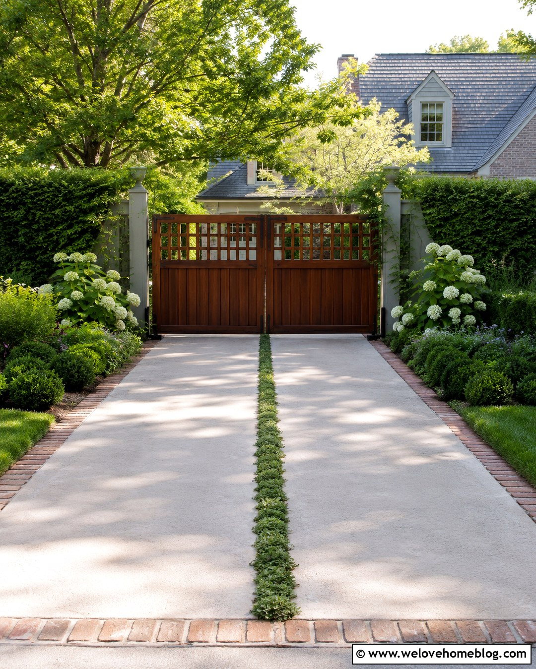 Lattice Top Wood Driveway Gate - 20 wood gate driveway ideas