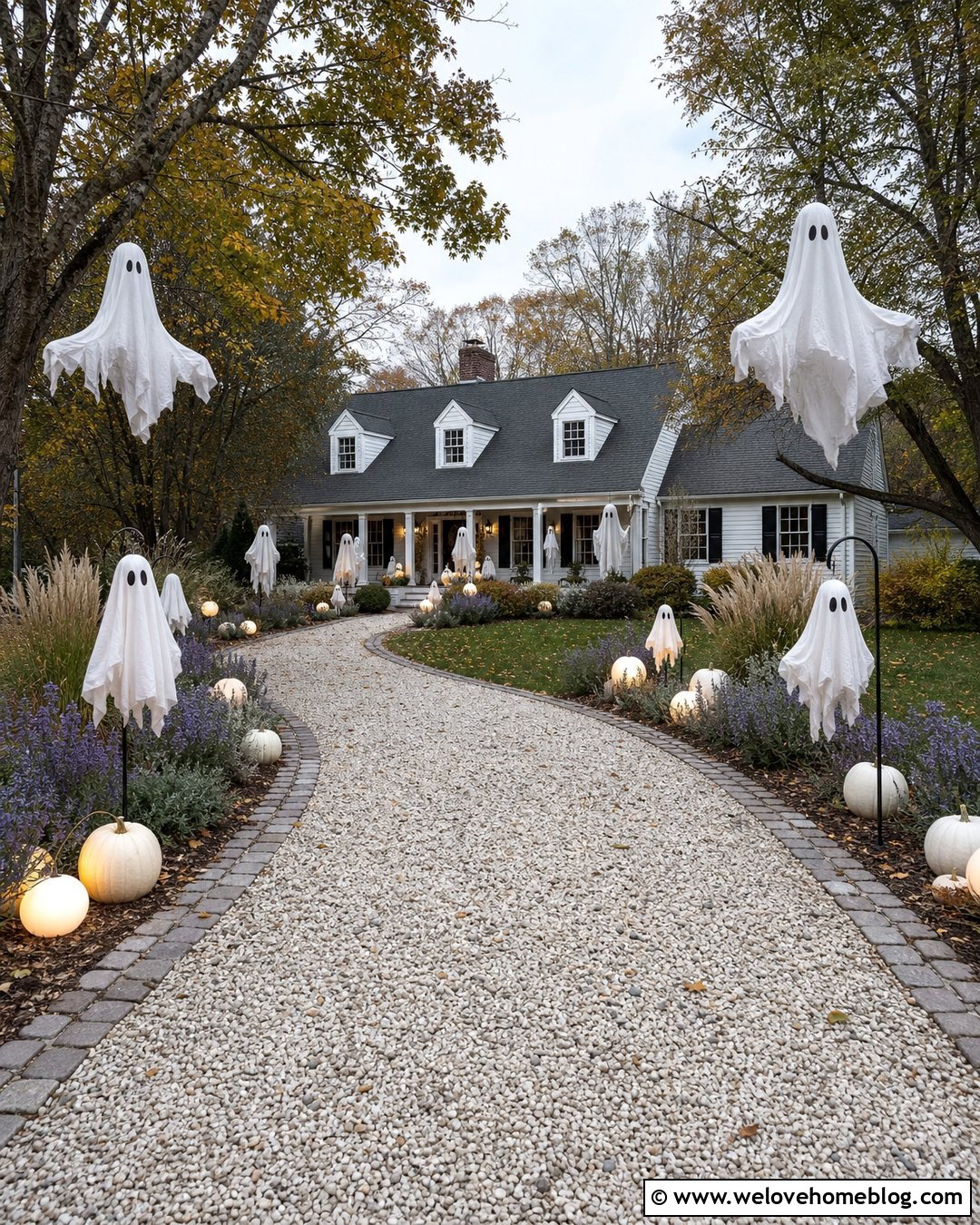 20 Long Driveway Halloween Decorations Ideas for Spooky Fun