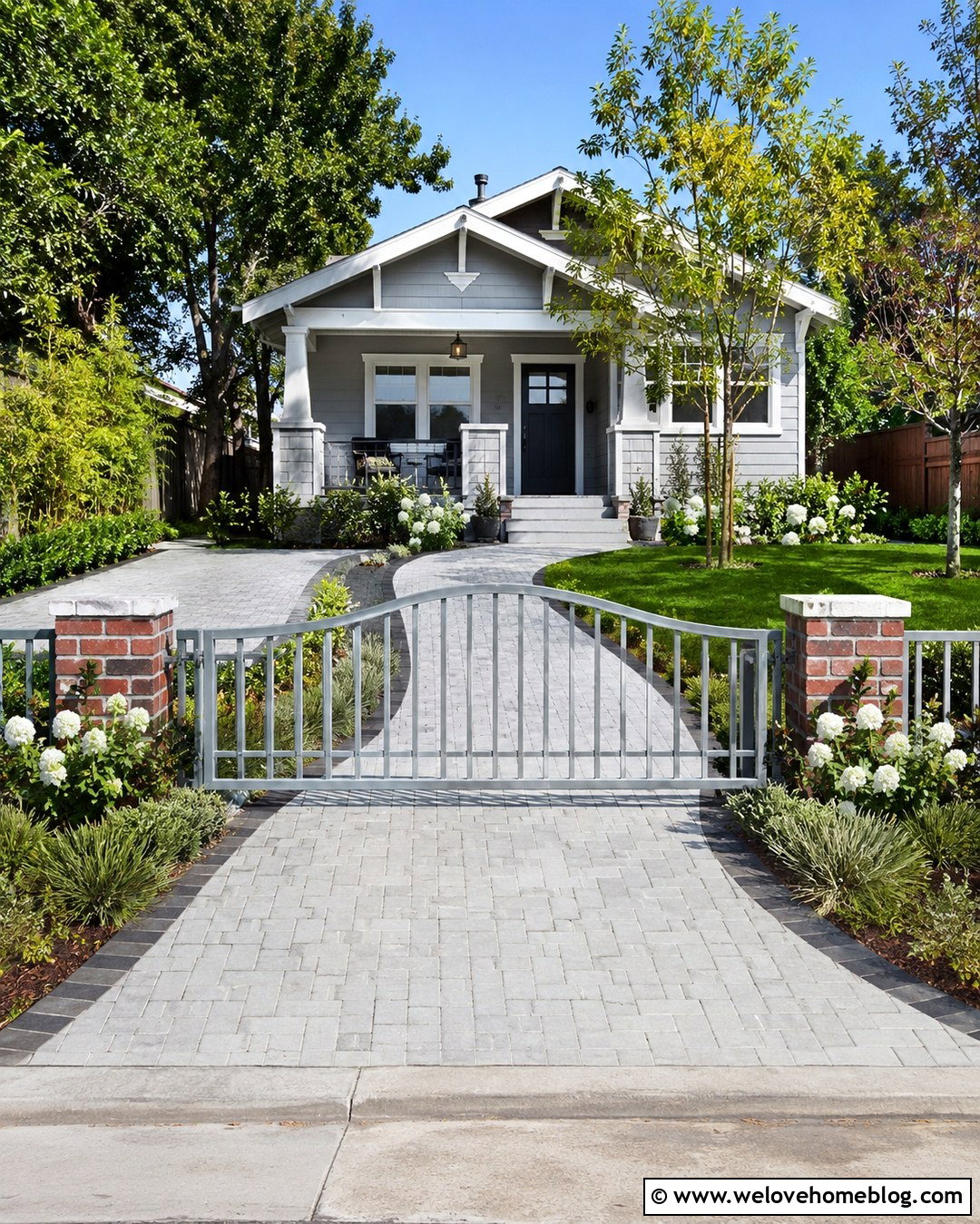 Low Curved Driveway Gate - 20 Curved Driveway Gate Style Ideas