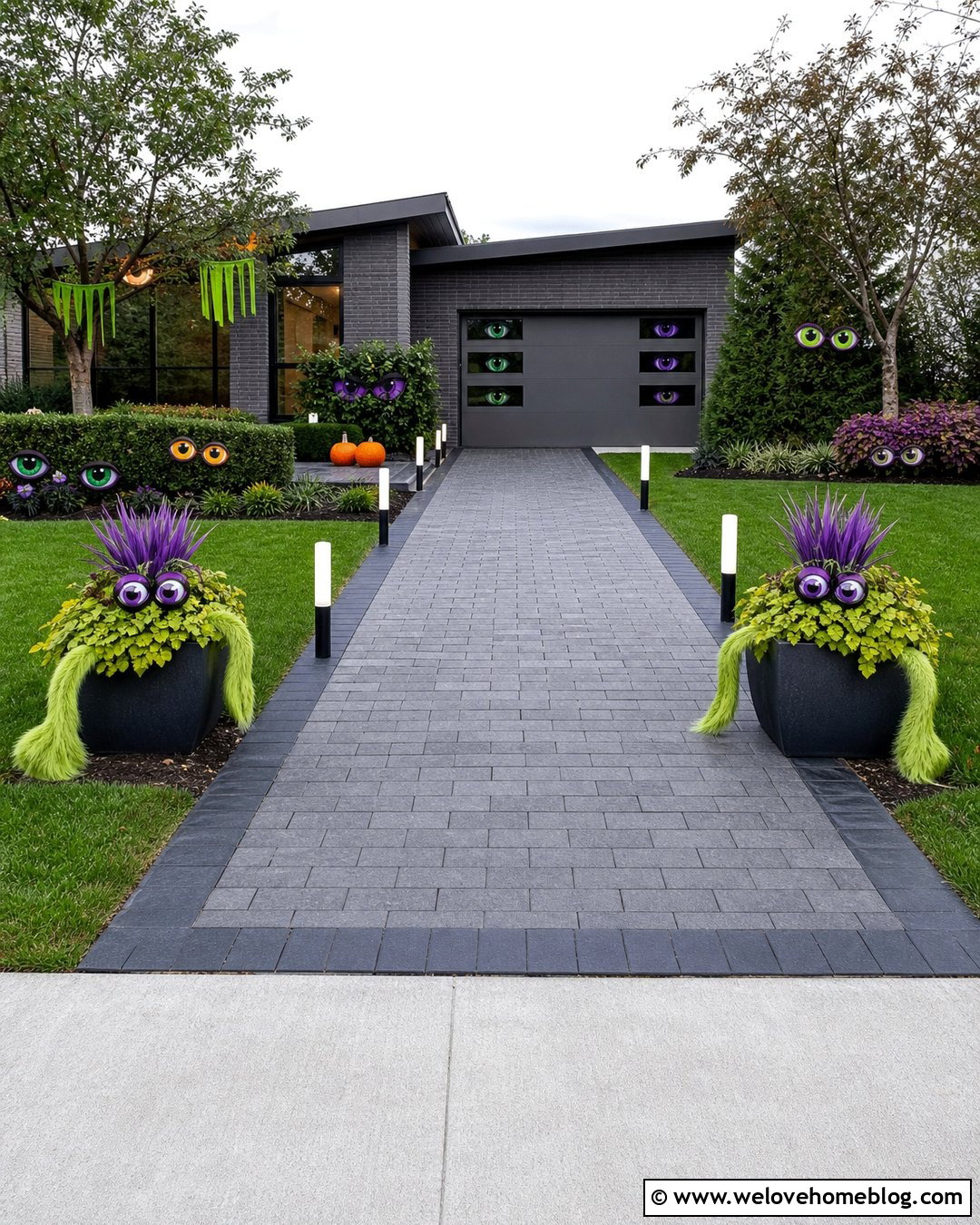 Monster Eye Driveway Halloween Decorations - 25 Driveway Halloween Decorations Ideas