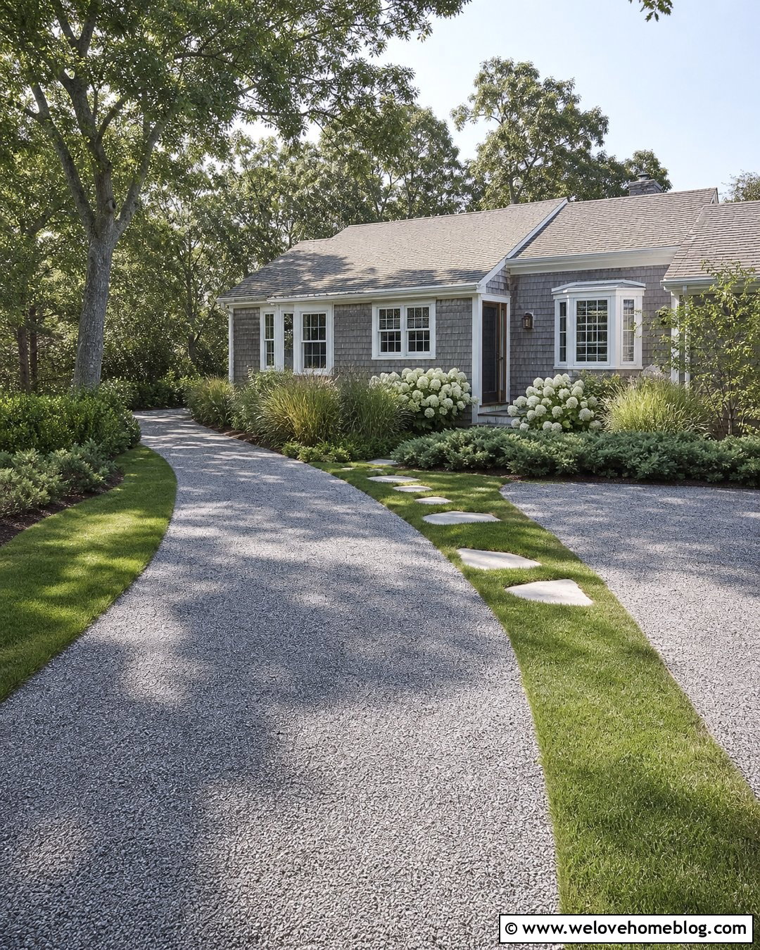 Nantucket Gravel Driveway With Grass Edging - 20 Nantucket Driveway Ideas