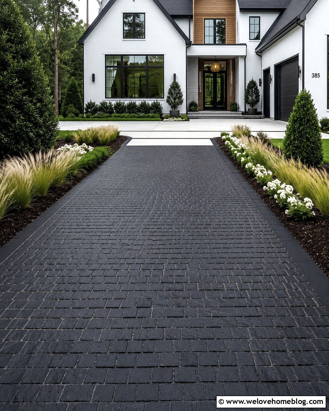 Narrow Cobblestone Driveway With Courtyard Garden - 20 Cobblestone Driveway In Garden Ideas