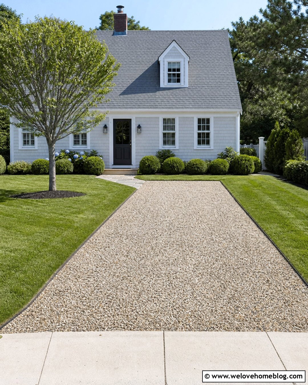 Narrow Creek Rock Driveway For A Small Front Yard - 20 Creek Rock Driveway Ideas