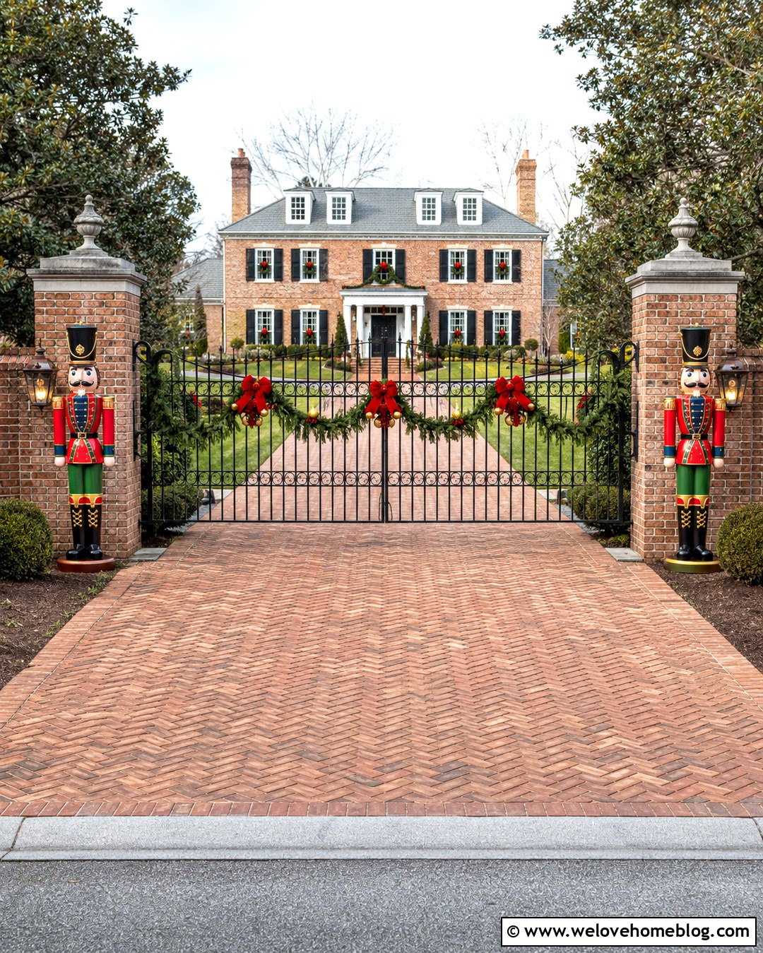 Nutcracker Driveway Gate - 20 Driveway Gate Christmas Decorations Ideas