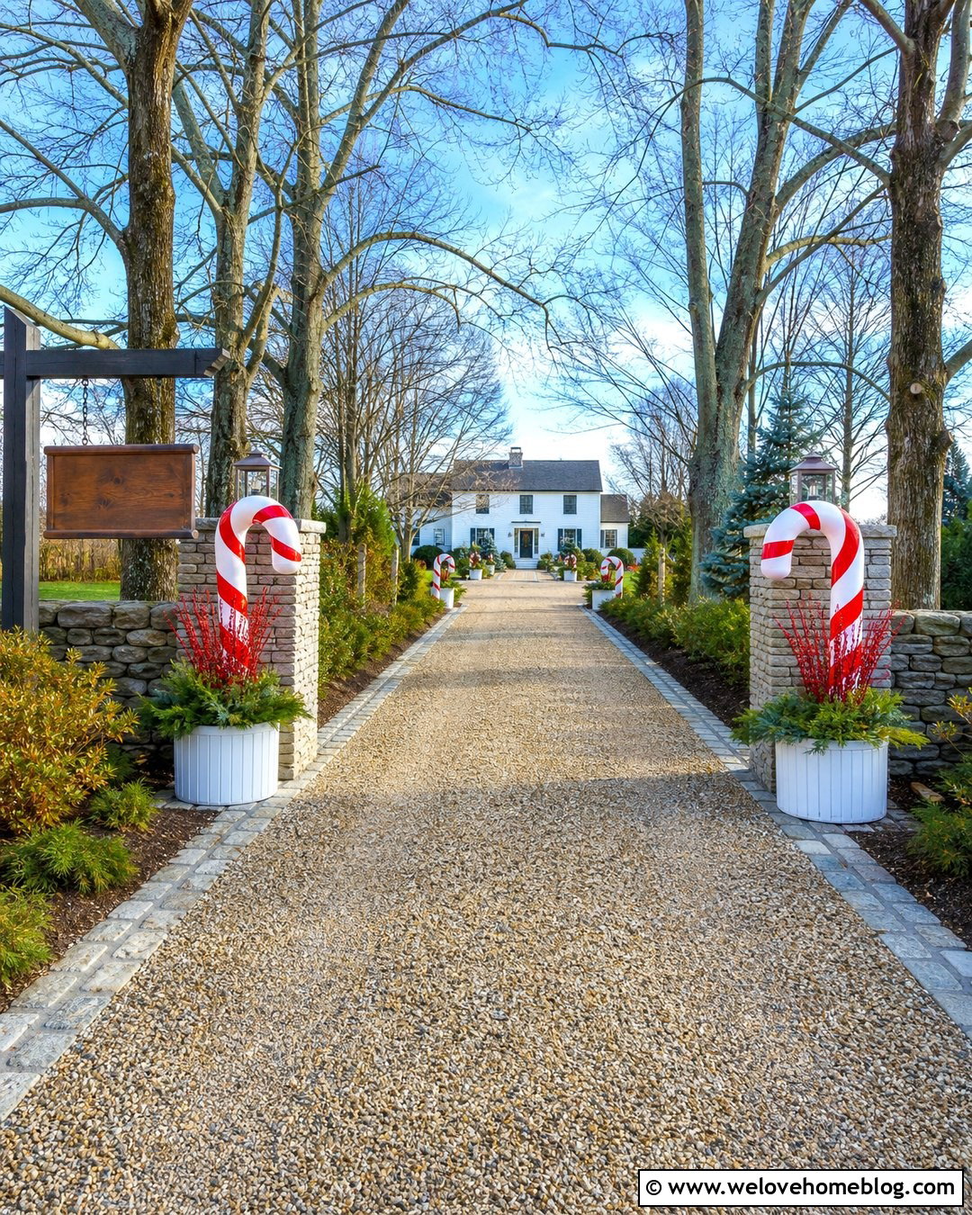 Oversized Candy Cane Driveway With Gravel Borders - 20 Candy Cane Lined Driveway Ideas