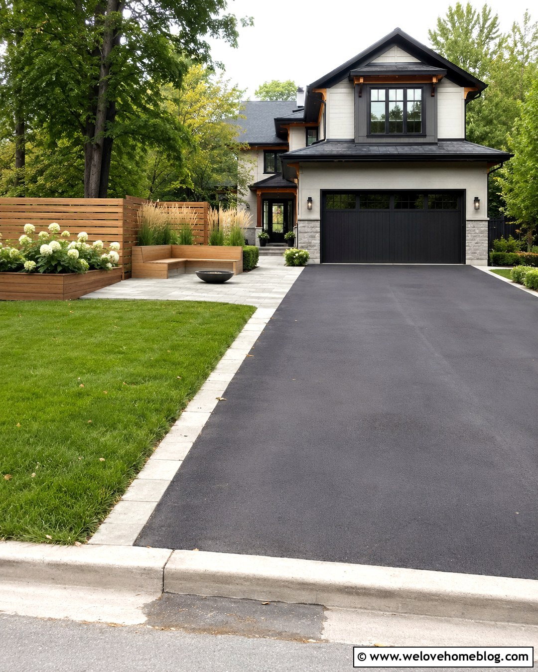 Patio Next To Driveway With Privacy Screen - 20 Patio Next To Driveway Ideas