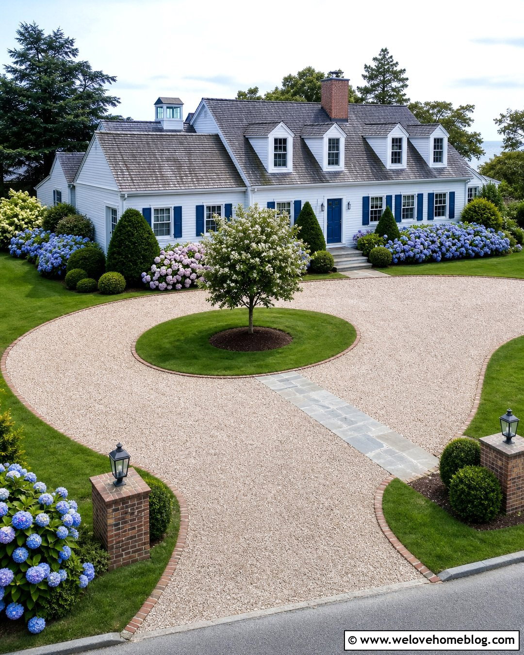 Pea Gravel Circular Driveway With Hydrangea Borders - 20 Pea Gravel Circular Driveway Ideas