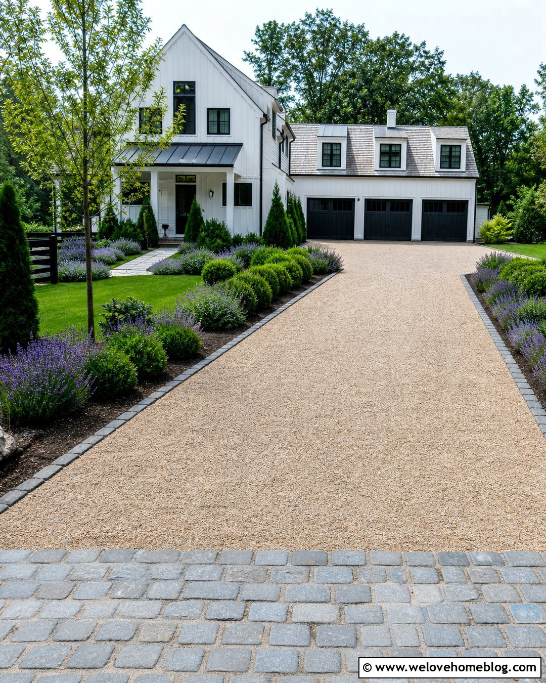 Pea Gravel Farmhouse Driveway With Cobblestone Edging - 35 farmhouse driveway ideas