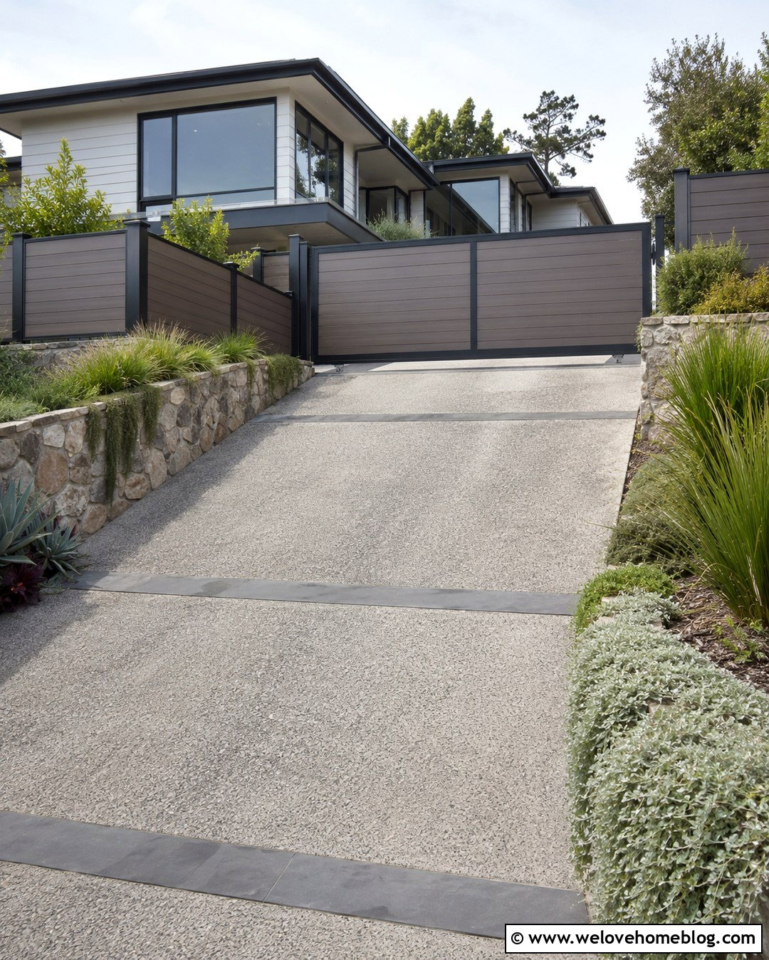 20 Plastic Gates for Driveways Ideas for Quick, Flexible Security