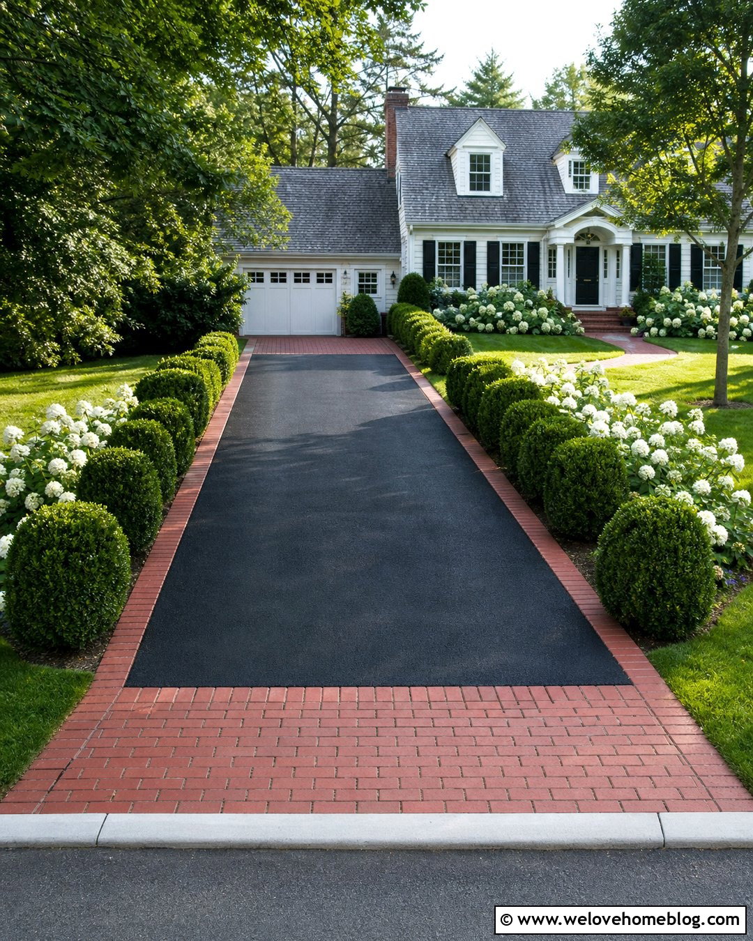 Red Brick Interlock Border With Asphalt Driveway - 20 Interlock Driveway Border Ideas