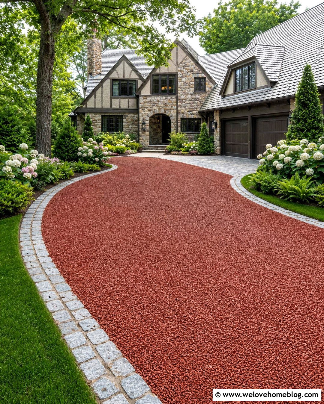 Red Gravel Driveway With Cobblestone Border - 20 Red Gravel Driveway Ideas