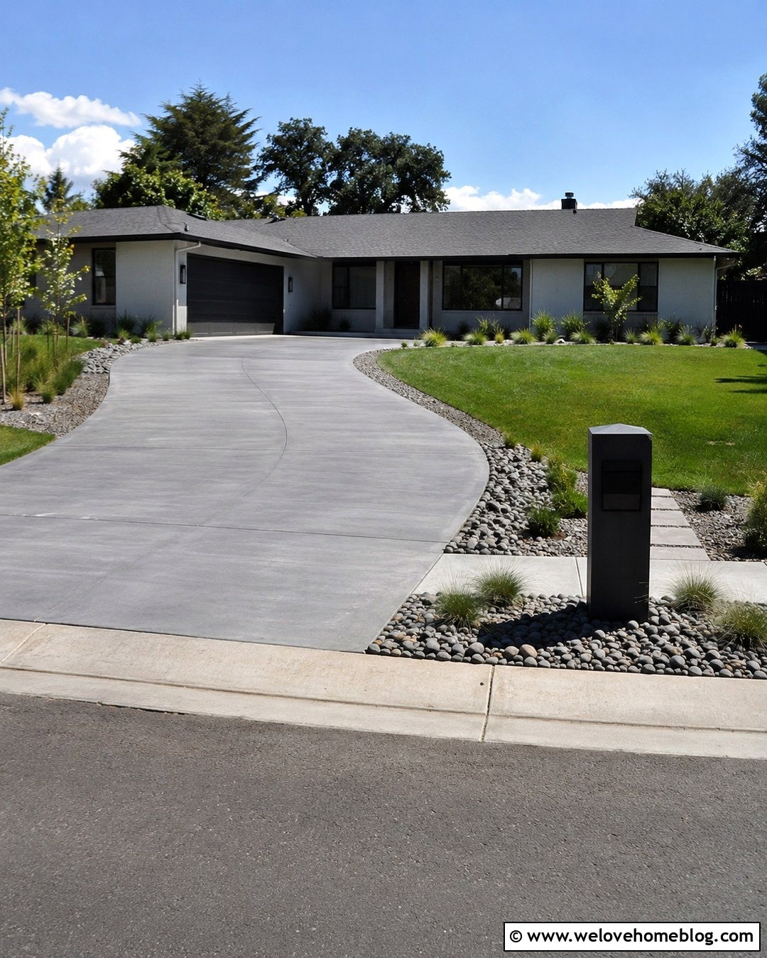 Rocks With Lighting Along Driveway - 20 Rocks Along Driveway Ideas