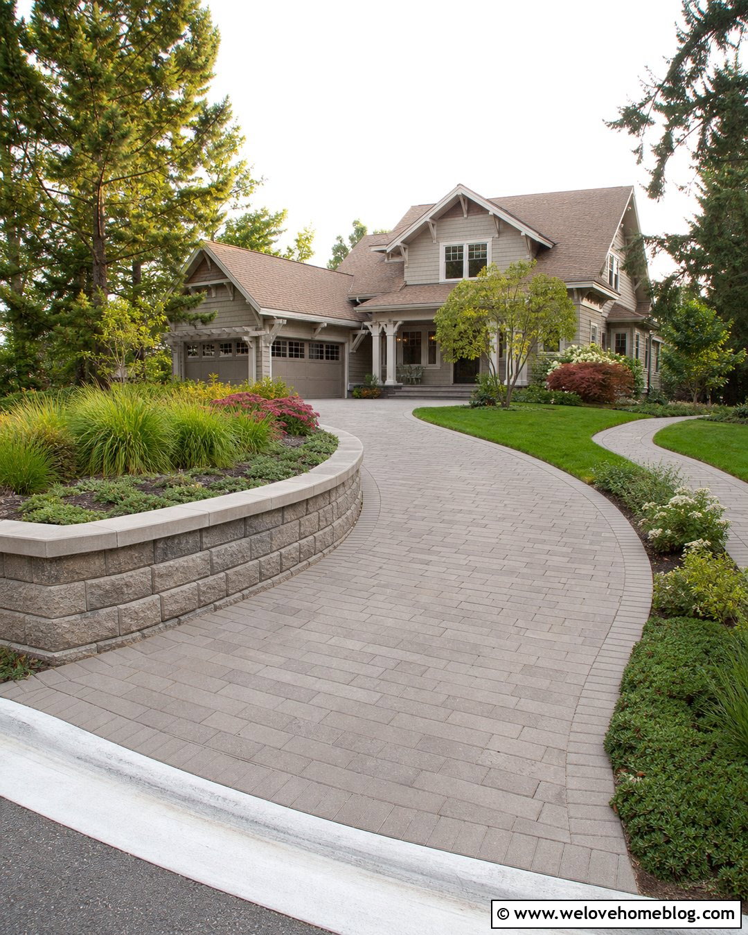 Small Driveway Retaining Wall With Curved Blocks - 20 Small Driveway Retaining Wall Ideas
