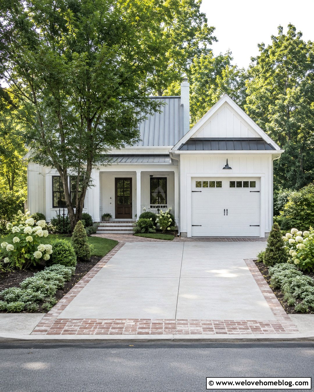 Small Farmhouse Driveway With Mixed Materials - 20 Driveway Farmhouse Ideas