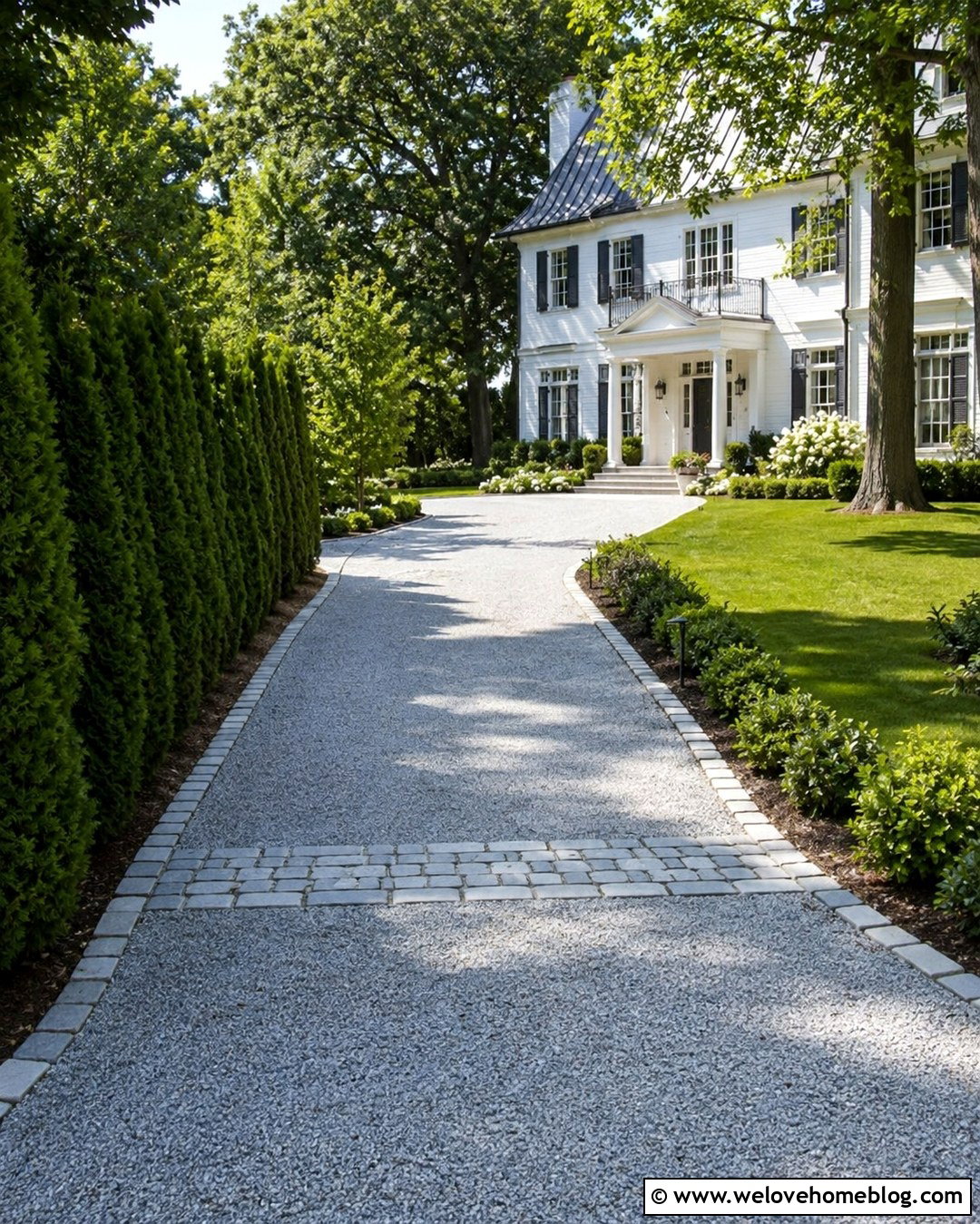 Small Gravel Driveway With Evergreen Hedges - 20 Small Gravel Driveway Ideas