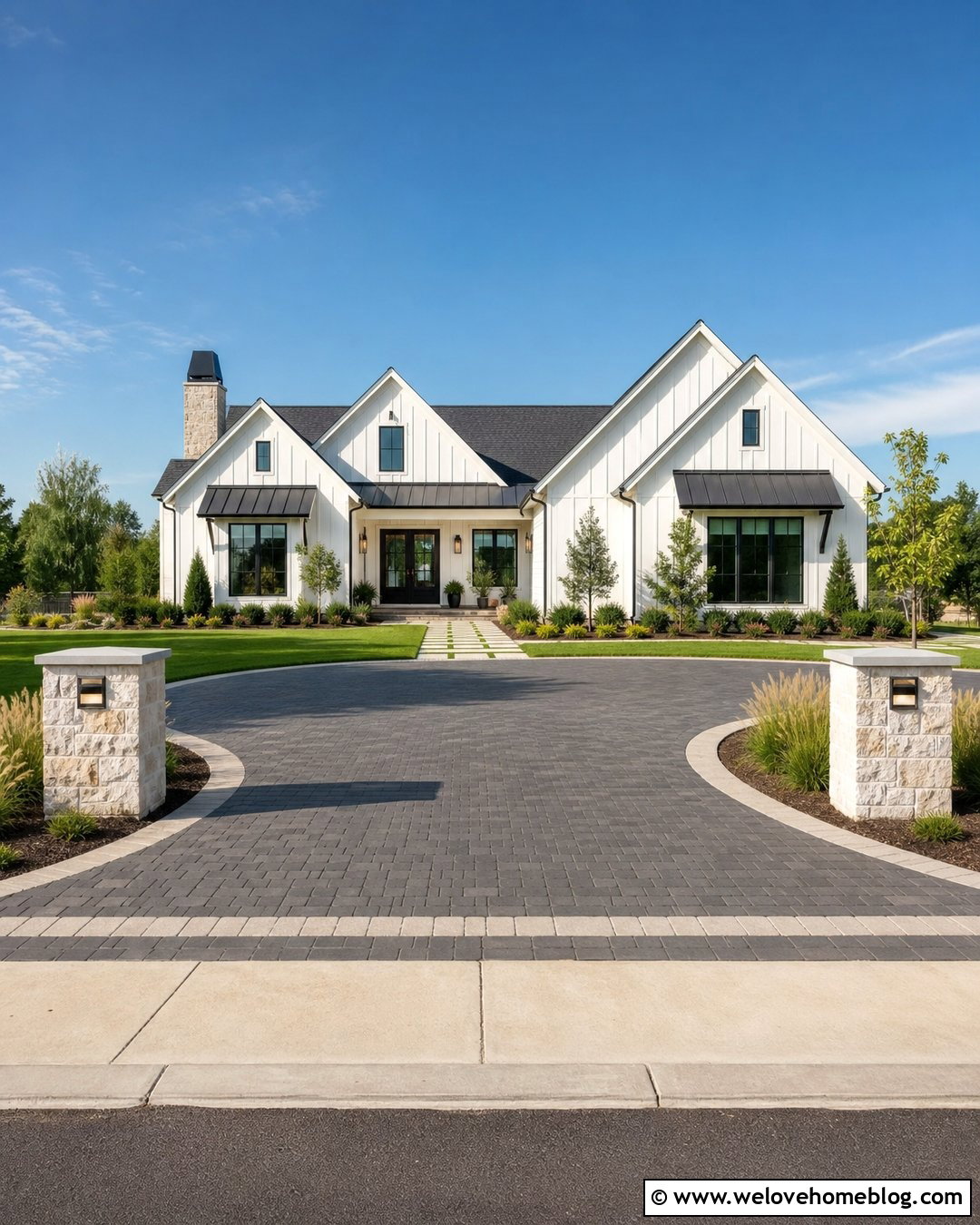 Small Half Circle Driveway With Lighting And Address Sign - 20 Small Half Circle Driveway Ideas