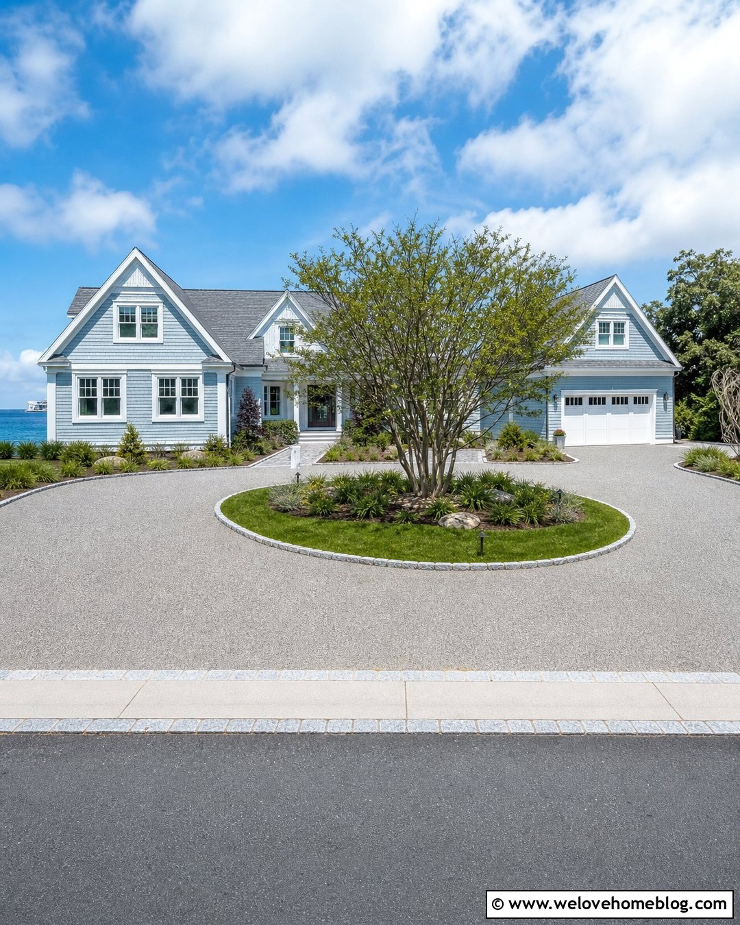 Small Half Circle Resin Bound Gravel Driveway - 20 Small Half Circle Driveway Ideas
