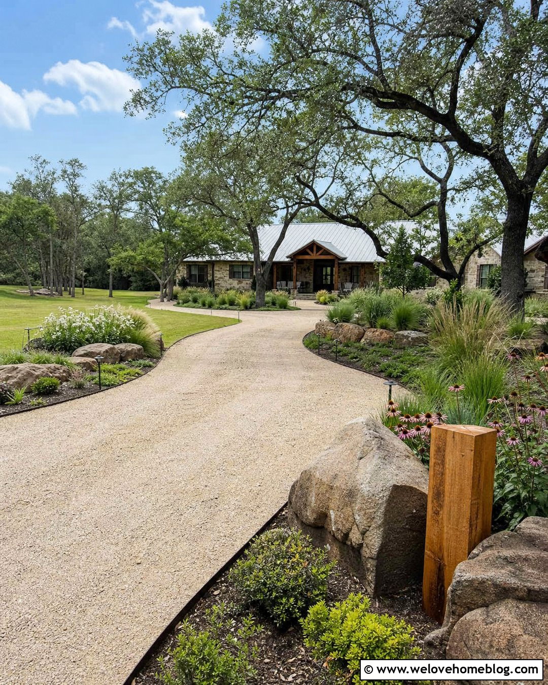Solar Lit Driveway Entrance - 25 driveway entrance ideas