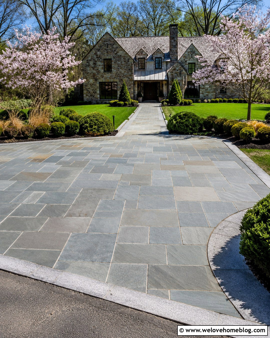 Square Driveway With Natural Stone Pavers - 20 Square Driveway Ideas