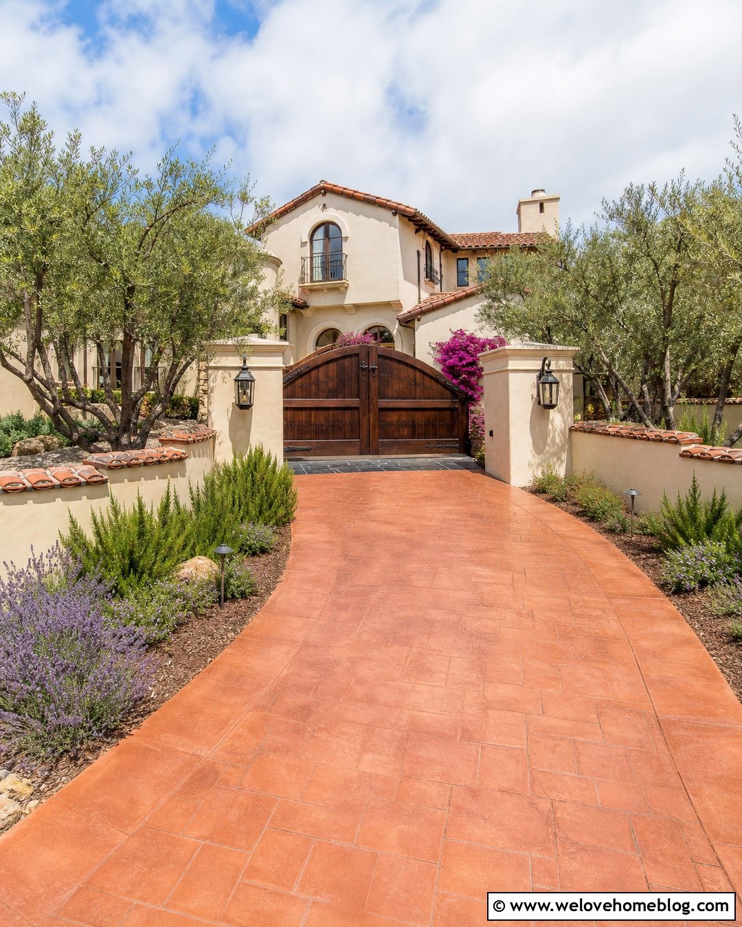 Stucco Fence Driveway Entrance With Wood Gate - 25 fence driveway entrance ideas