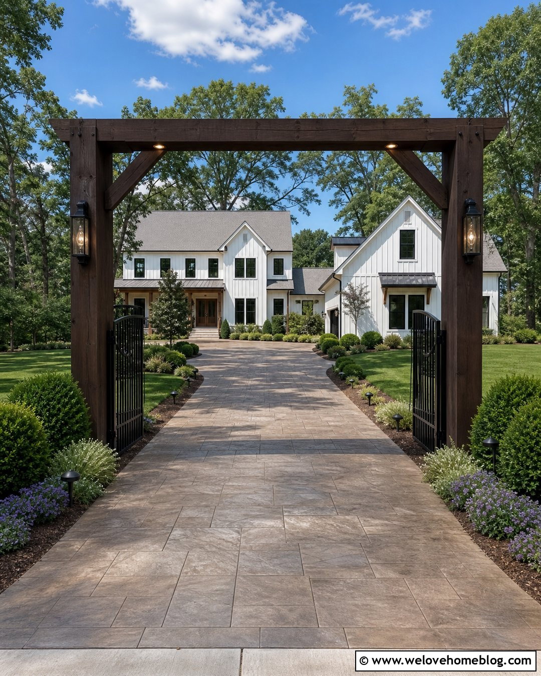Timber Frame Driveway Entrance With Lighting - 20 Timber Frame Driveway Entrance Ideas