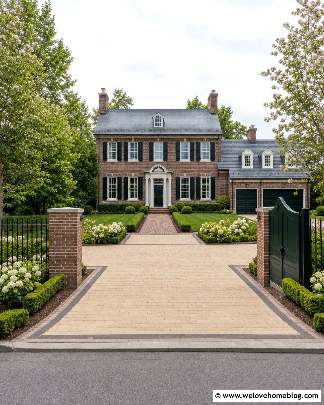Traditional Driveway With Hedge Fence And Paneled Gate - 20 Driveway Front Yard Fence Gate Garage Doors Ideas