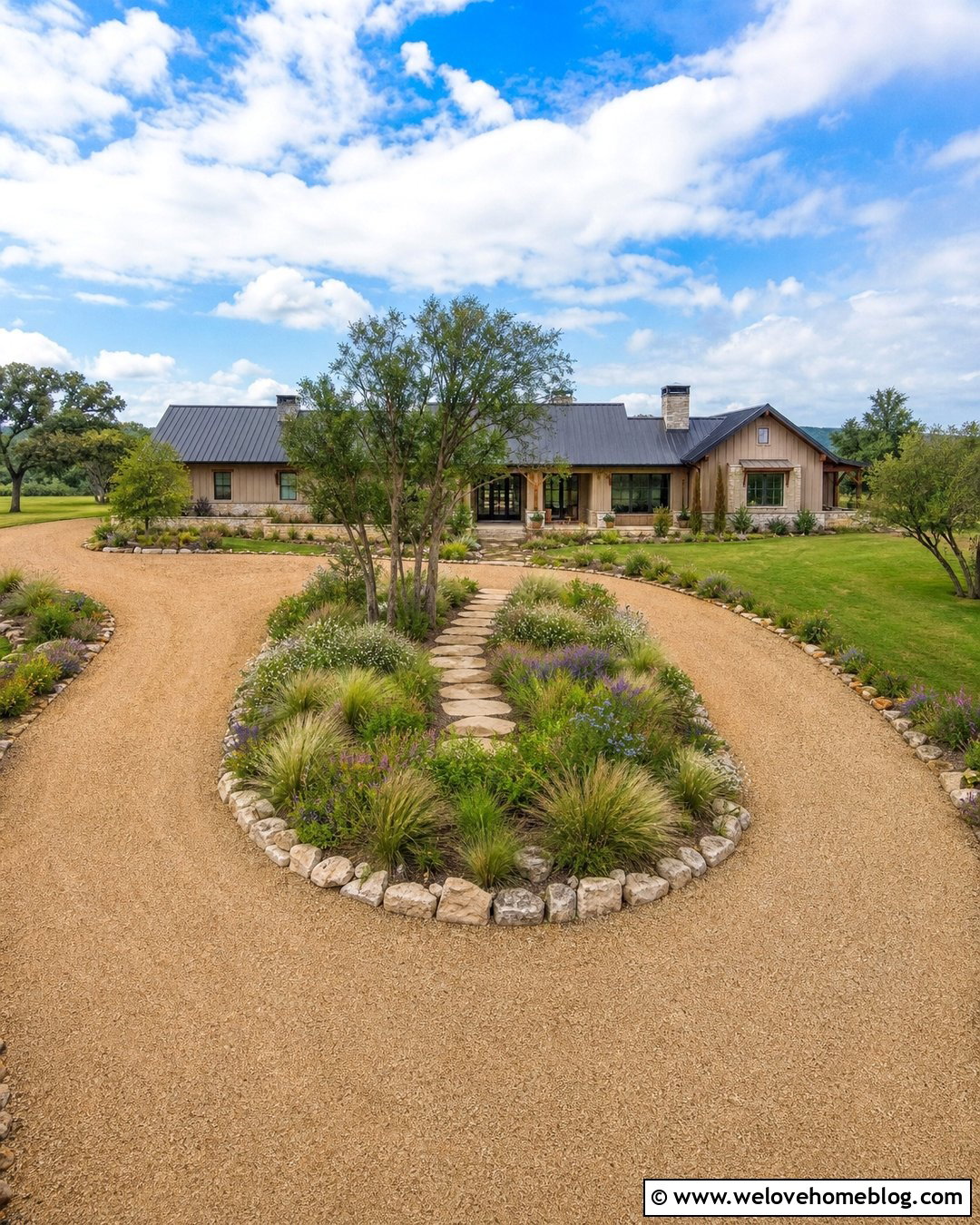 U Shaped Gravel Driveway With Native Plants - 20 u driveway landscaping ideas