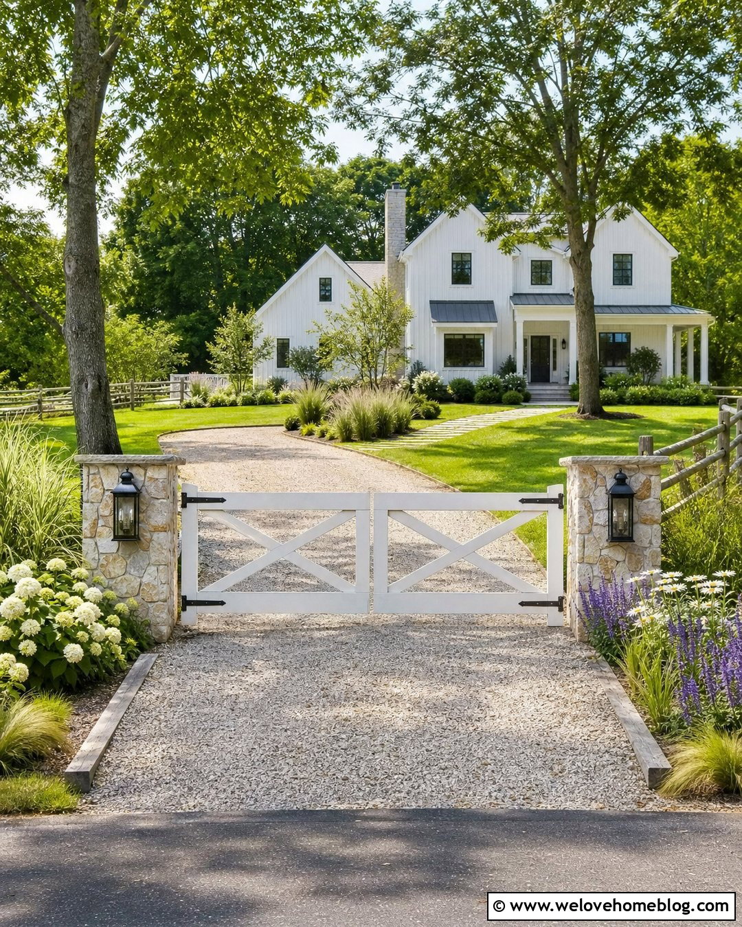 White Farmhouse Driveway Gate - 40 unique driveway gates