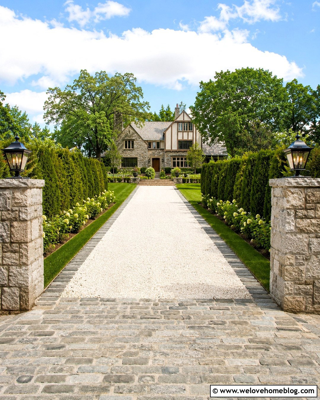 White Pebble Driveway With Cobblestone Entrance - 20 White Pebble Driveway Ideas