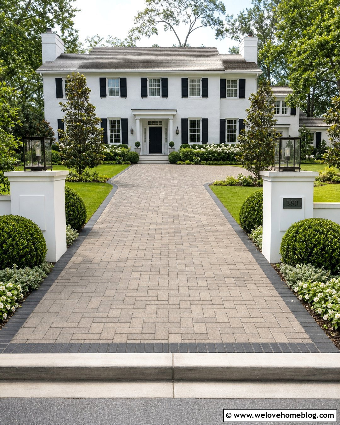 White Rendered Wall With Block Paving Driveway - 20 white rendered wall driveway ideas