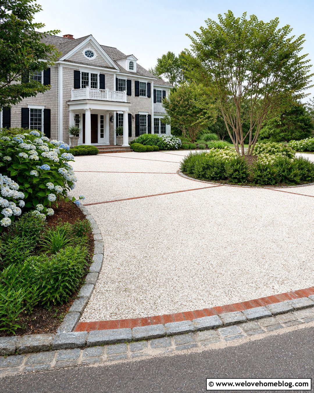 Wide Crushed Oyster Shell Driveway With Parking Court - 20 Crushed Oyster Shell Driveway Ideas