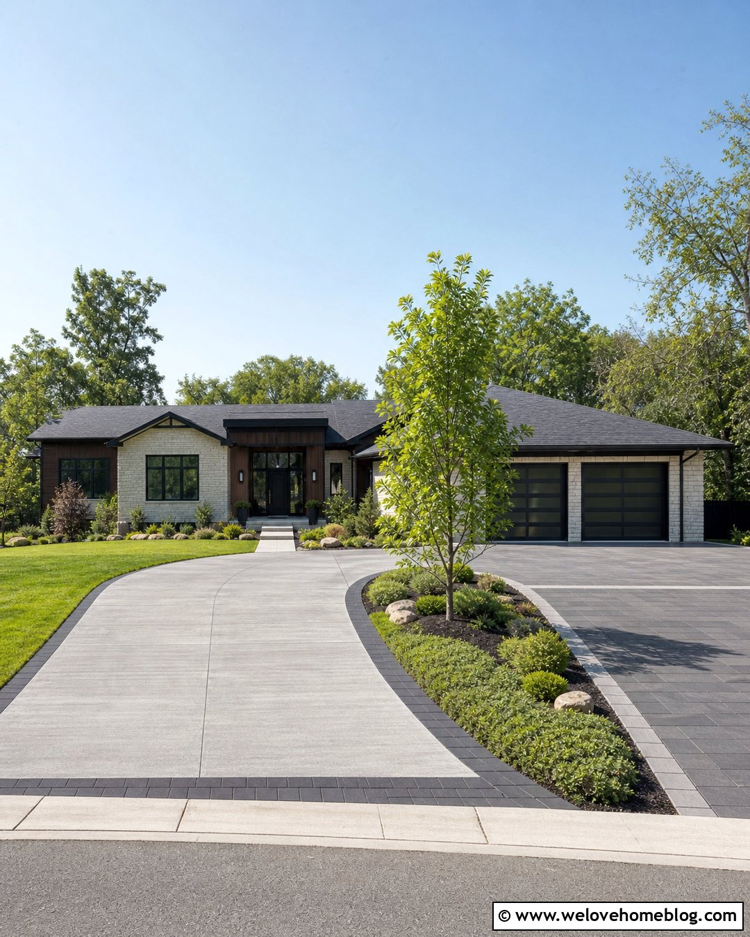 Wide Ranch House Driveway With Parking Court - 20 Ranch House Driveway Ideas